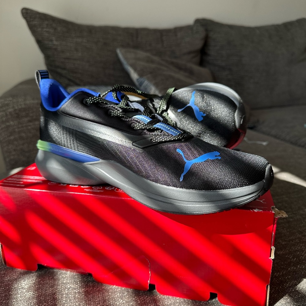 Men’s Puma sneakers